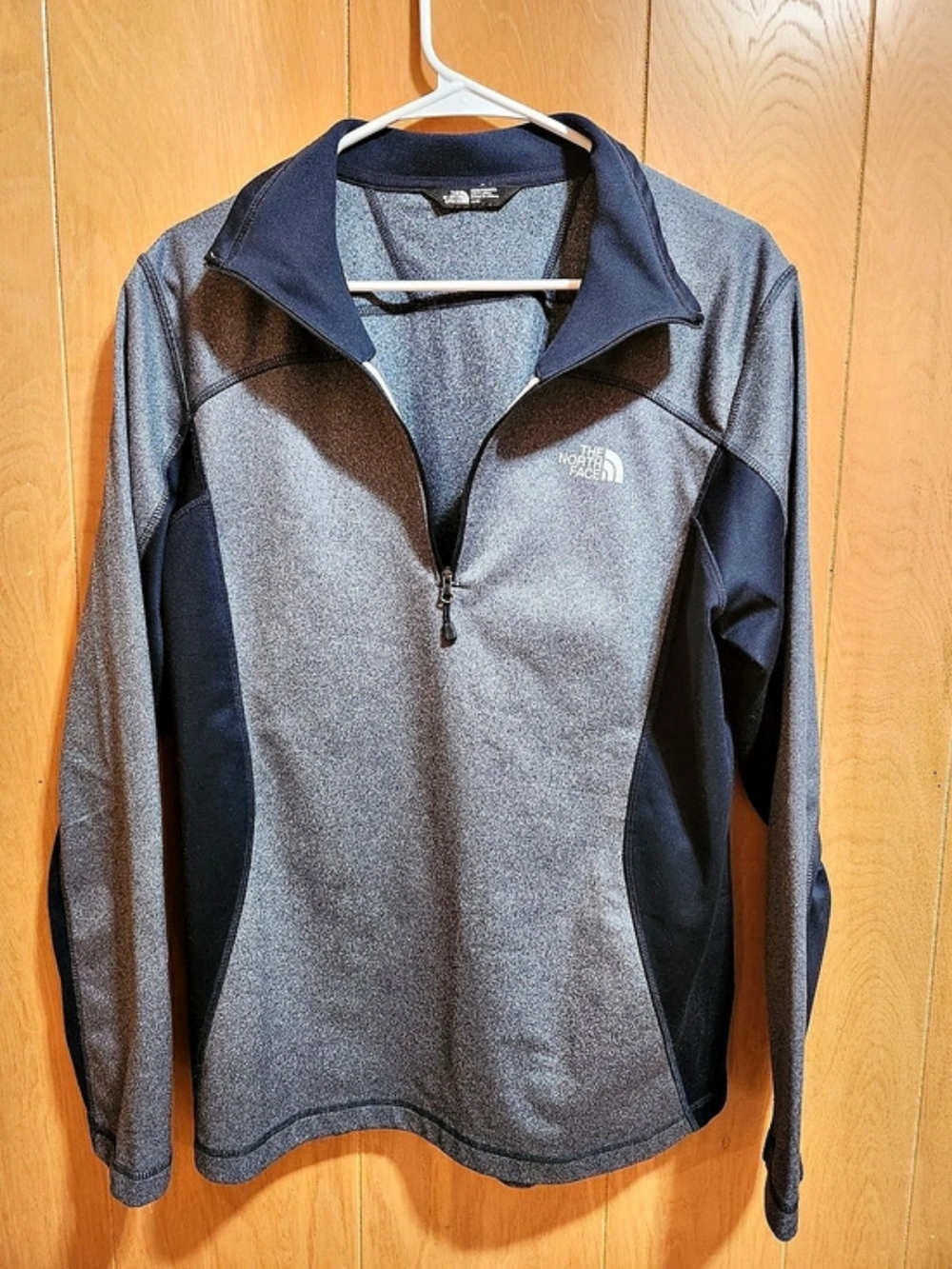 The North Face Men's Gray & Black Fleece Pullover Size Medium